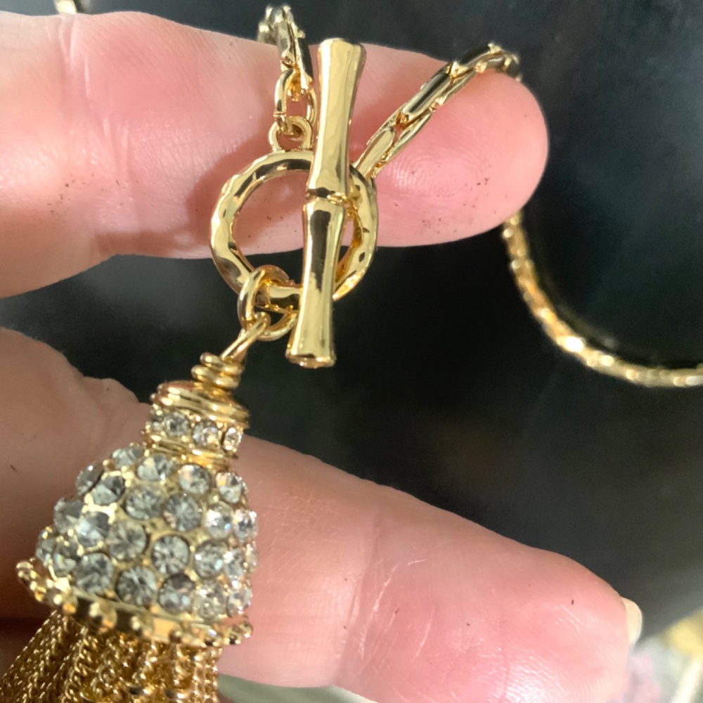 Lilly Pulitzer NECKLACE 🩷 GOLD CHAIN TASSEL CRYSTAL NECKLACE NWT “Fronds”TOGGLE - Picture 11 of 16